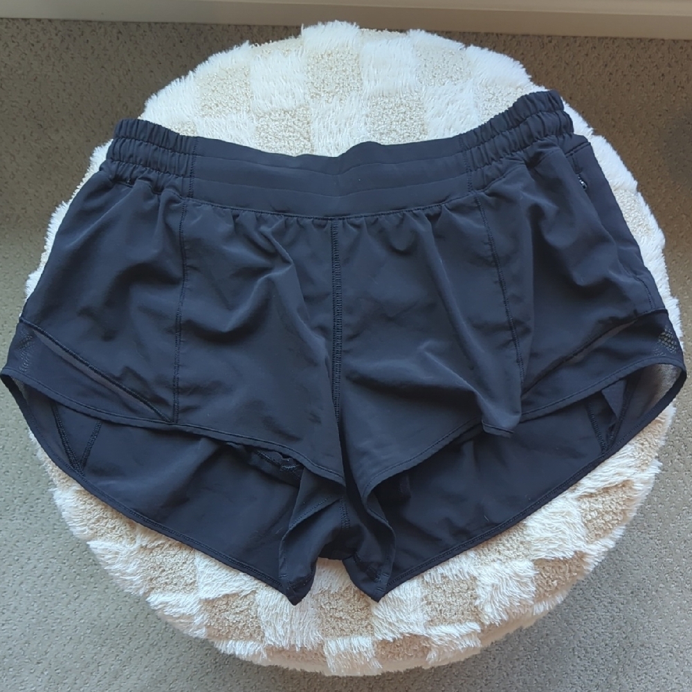 Lululemon Hotty Hot Low Rise Shorts 2.5" Inseam